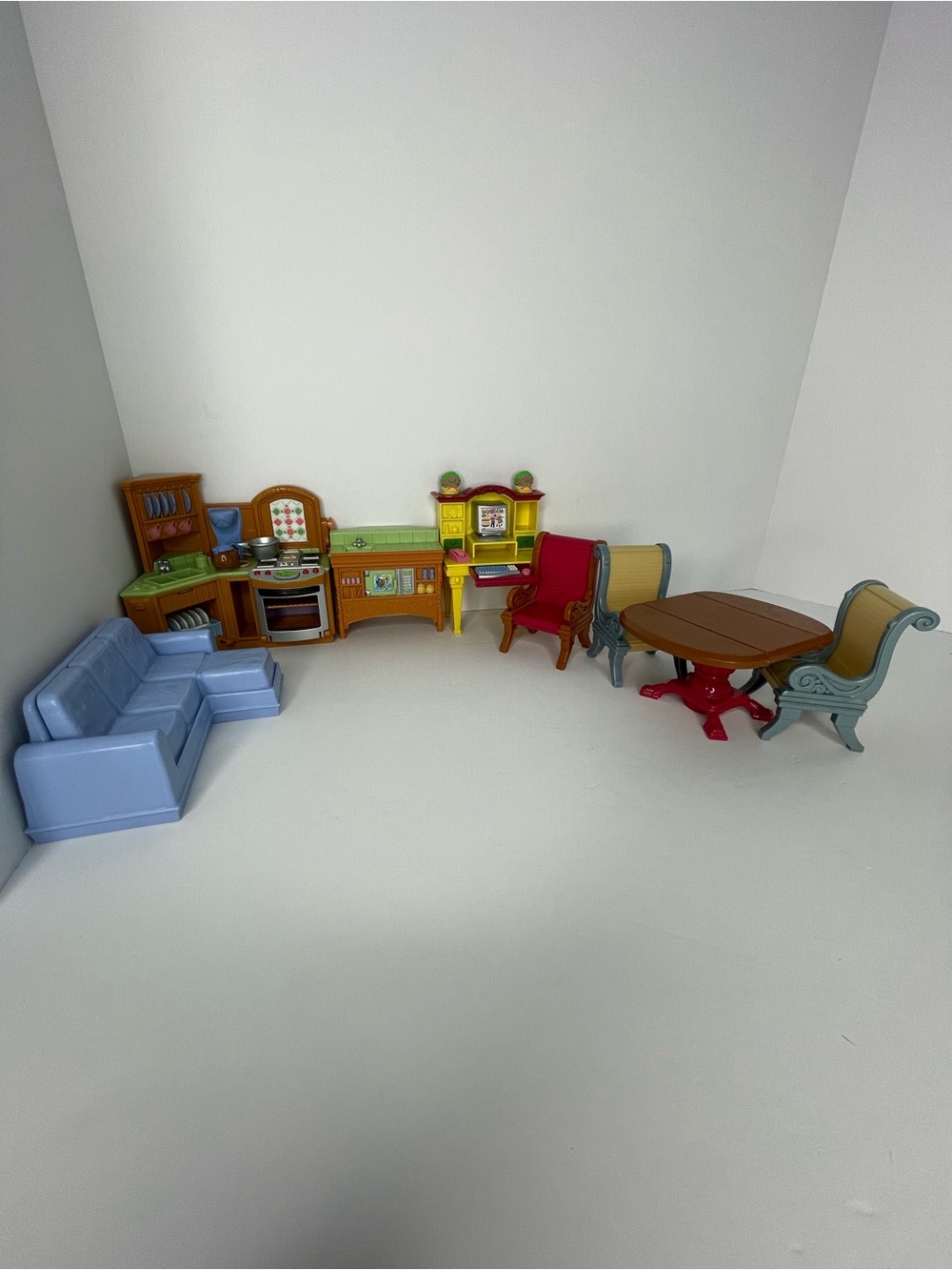 Fisher Price Loving Family Dollhouse Furniture Y2K  8 Piece Mixed Pieces ✔️FLAWS